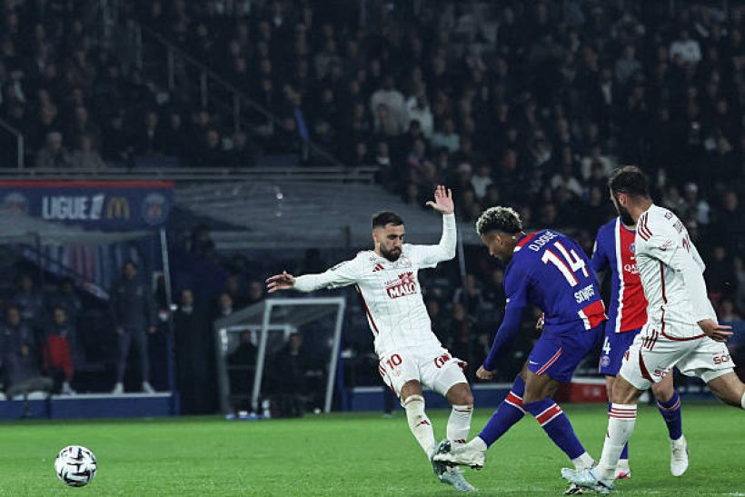 باريس سان جيرمان يقترب من لقب الدوري الفرنسي بالفوز أمام بريست